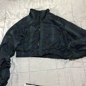 Brand: wild fable. Size large. Colors black green and blue